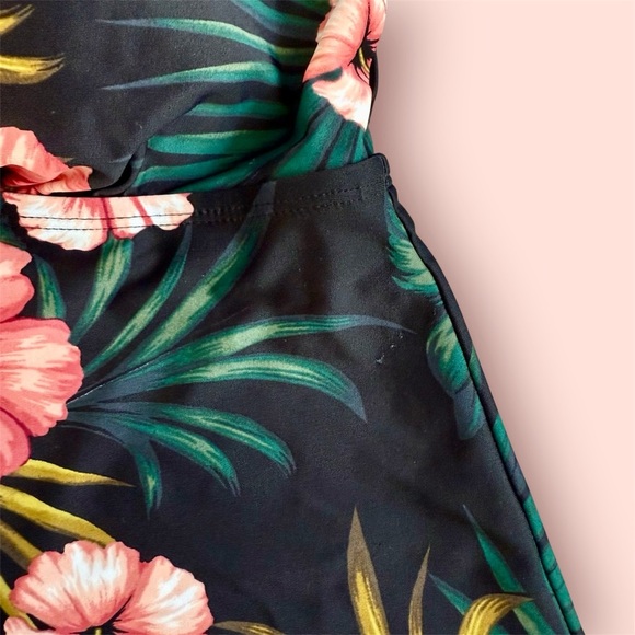 Kona Sol Tropical Black Coral Pink Adjustable Tankini Top Padded Size M - Picture 2 of 6